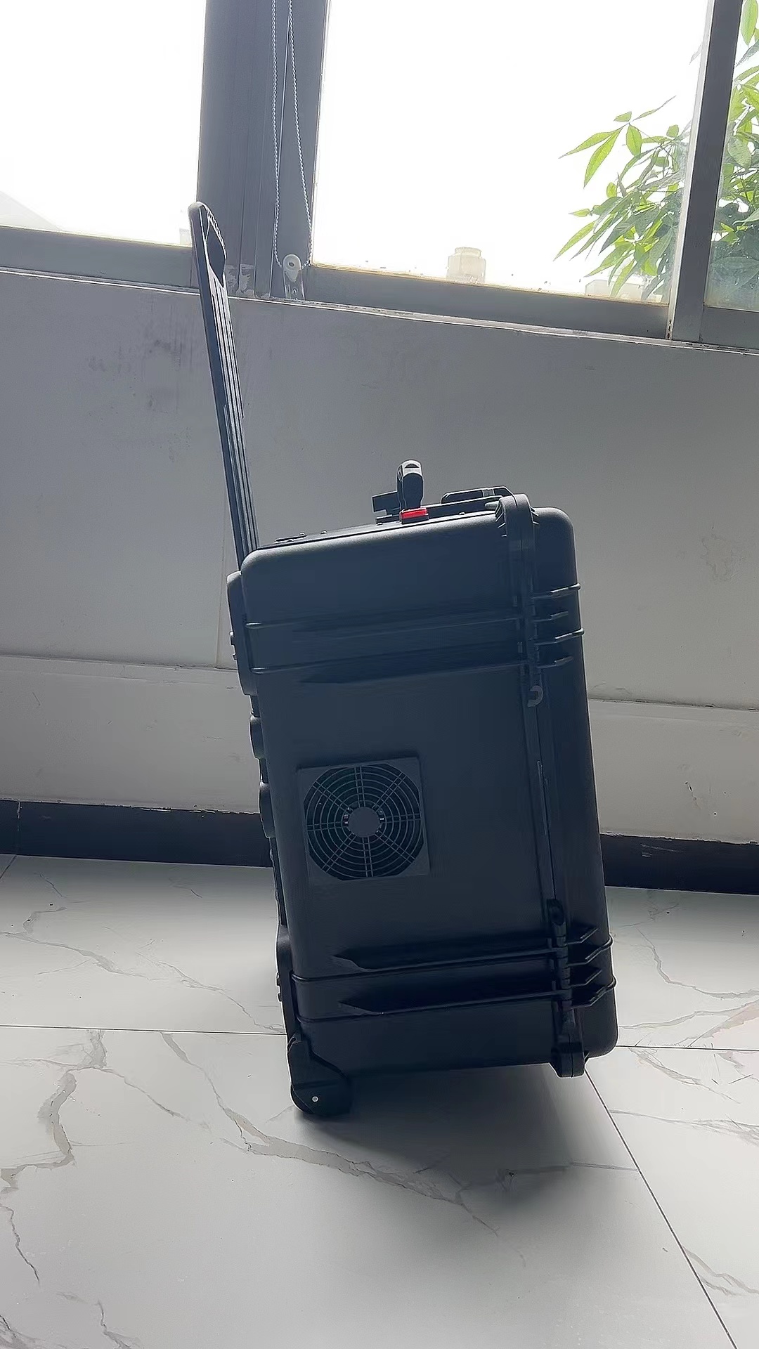 博厚镇手拉箱型移动通信干扰器